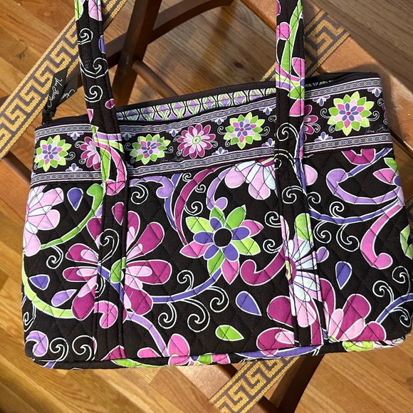 Vera Bradley "Purple Punch" bag. Like New. 1 outside pocket, 6 inside - Picture 6 of 7